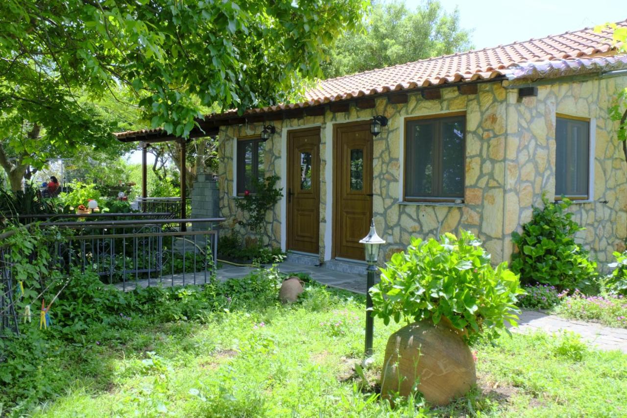 Alekas Studios Терма Екстериор снимка