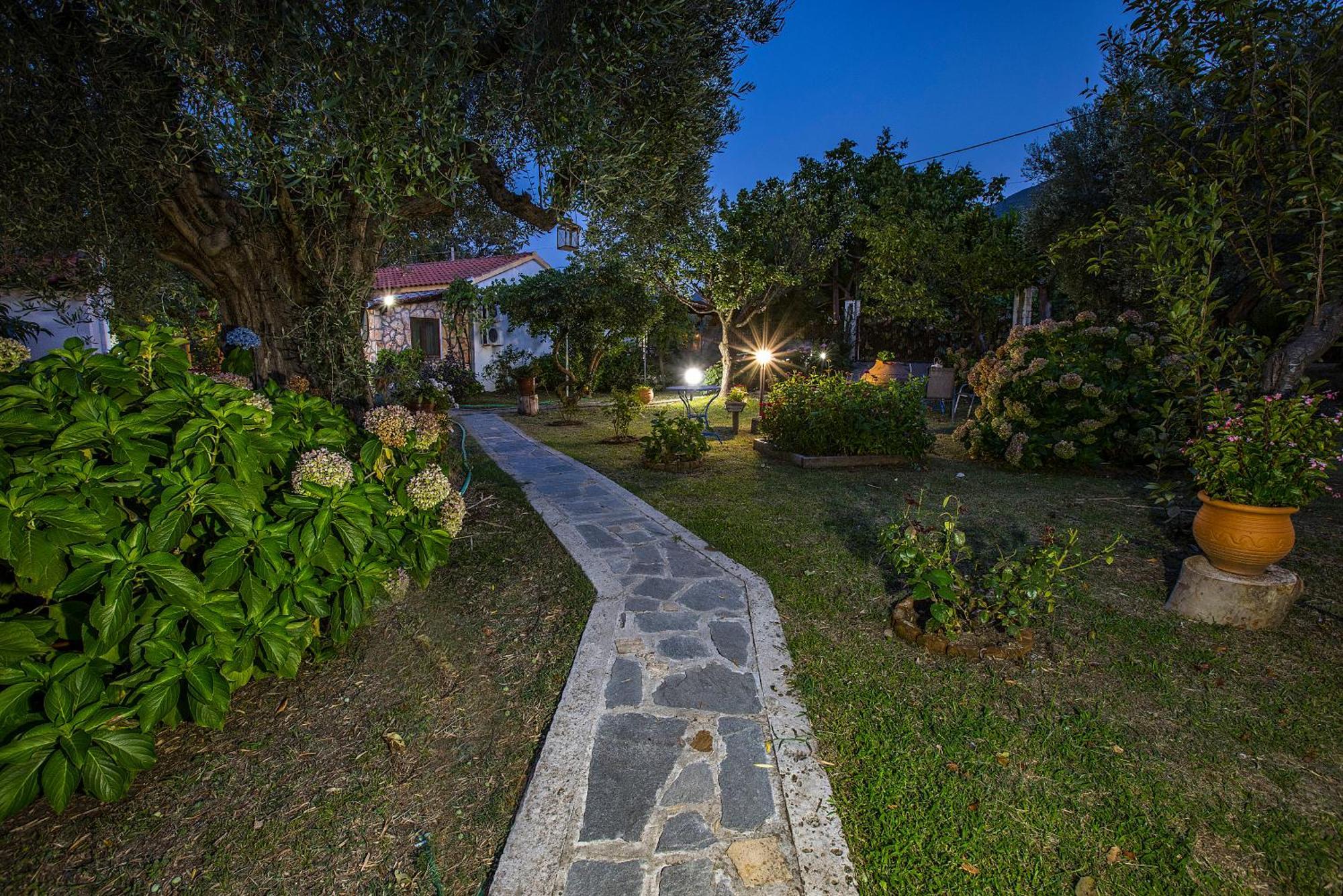 Alekas Studios Терма Екстериор снимка