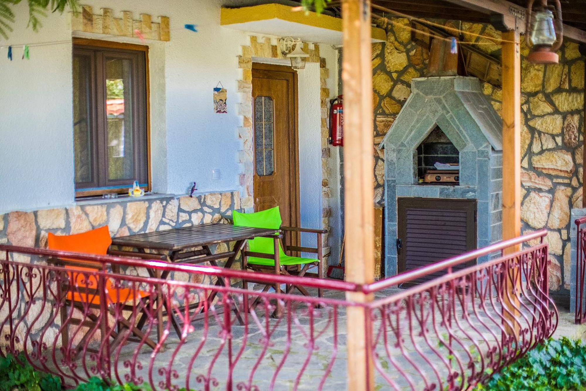 Alekas Studios Терма Екстериор снимка